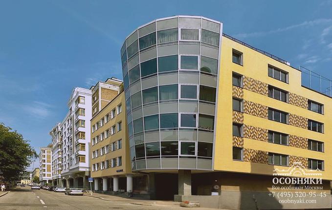 в Филипповском переулке, 8, площадь 2260 м