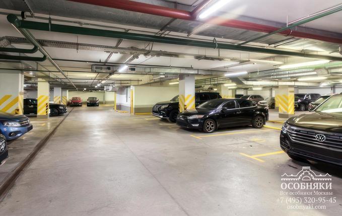 в Подкопаевском переулке, 4, площадь 2604 м