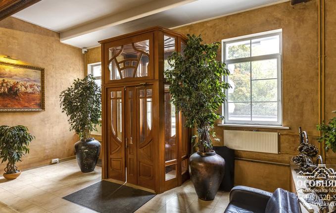 на Большой Почтовой, 36, площадь 2035 м