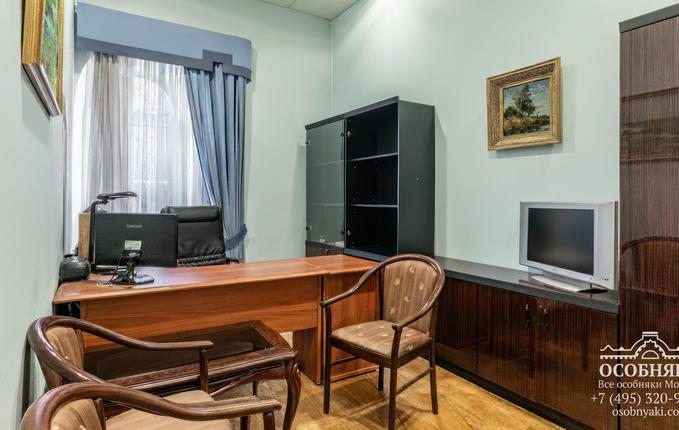 на улице Василия Петушкова, 27, площадь 1505 м