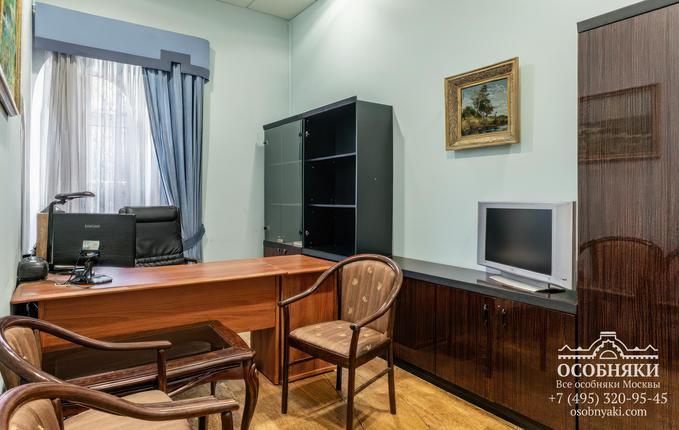 на улице Василия Петушкова, 27, площадь 1505 м