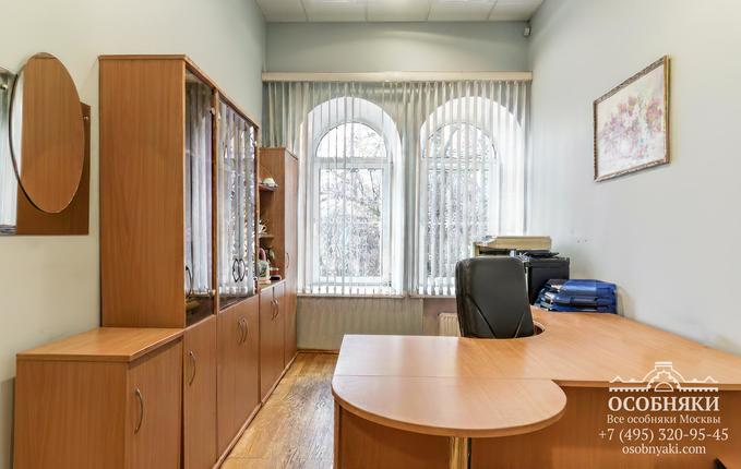 на улице Василия Петушкова, 27, площадь 1505 м