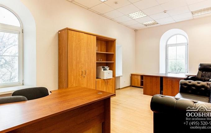 на улице Василия Петушкова, 27, площадь 1505 м