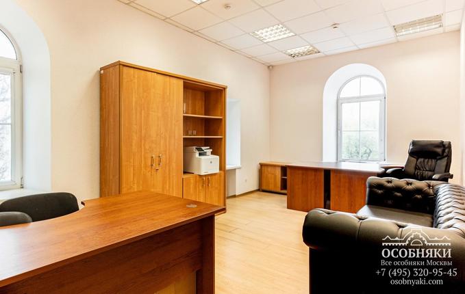 на улице Василия Петушкова, 27, площадь 1505 м