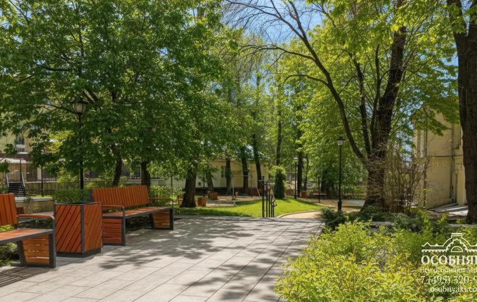 в Большом Спасоглинищевском переулке, 3, площадь 2060 м