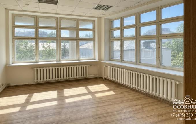 в Большом Спасоглинищевском переулке, 3, площадь 2060 м