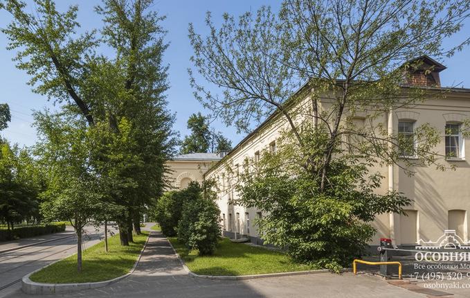 в Сыромятническом проезде, 8, площадь 1044 м