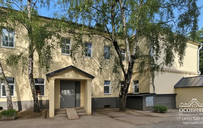 в Сыромятническом проезде, 8, площадь 1044 м