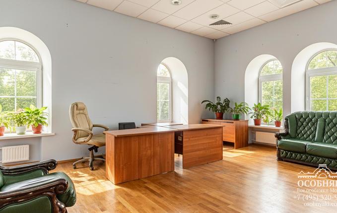 на улице Василия Петушкова, 27, площадь 1505 м