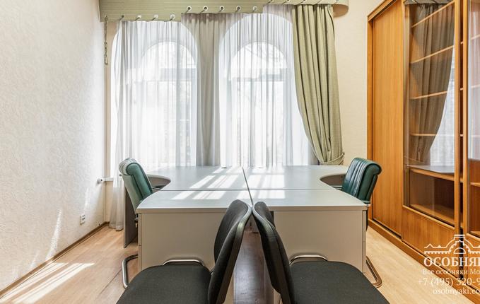 на улице Василия Петушкова, 27, площадь 1505 м