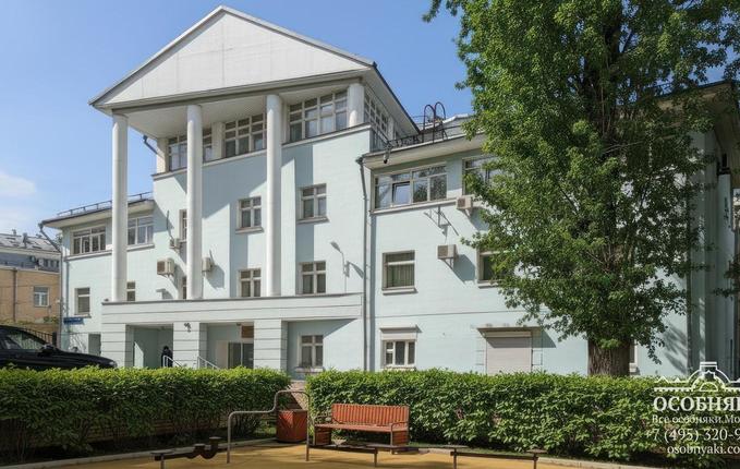 в Большом Спасоглинищевском переулке, 3, площадь 2060 м