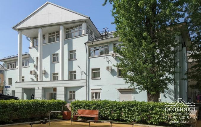 в Большом Спасоглинищевском переулке, 3, площадь 2060 м