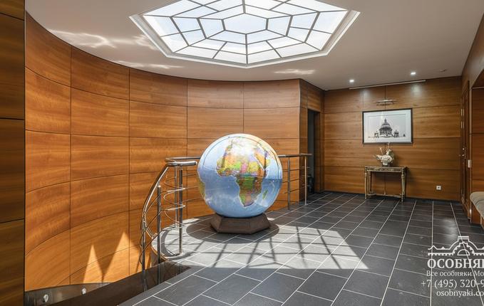 в Большом Казенном переулке, 2, площадь 1001 м