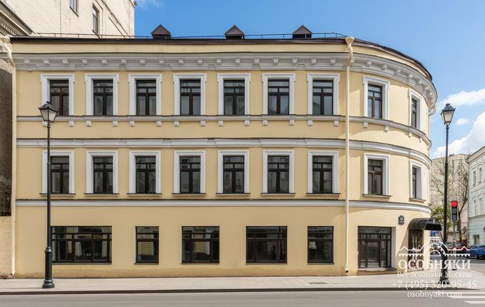 в Лялином переулке, 1/36, площадь 1335 м