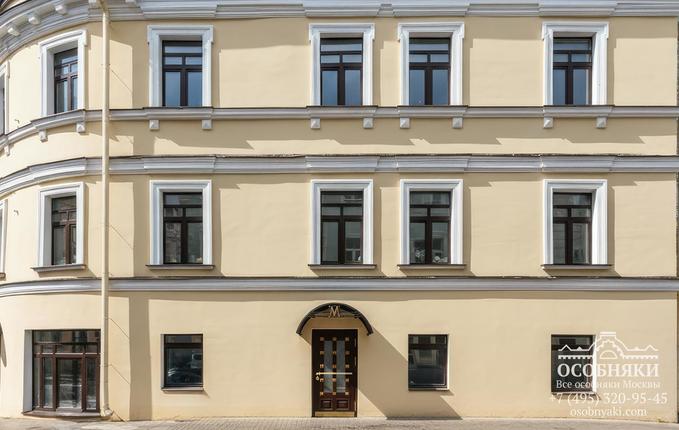 в Лялином переулке, 1/36, площадь 1335 м