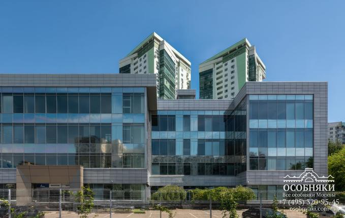 на улице Покрышкина, 7, площадь 7770 м