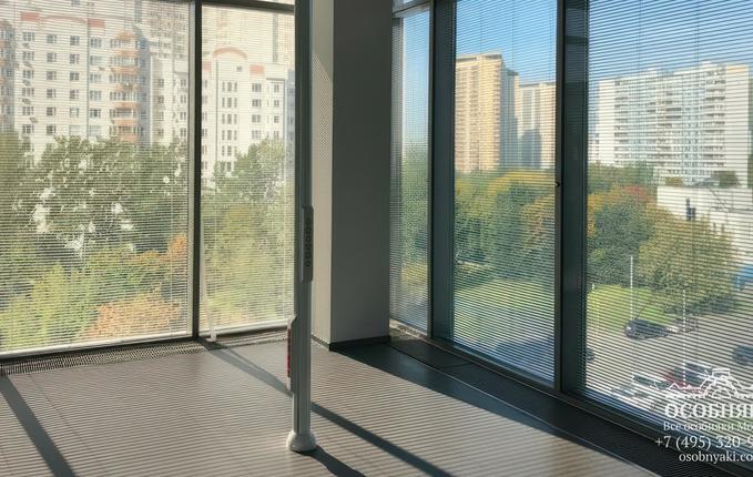 на улице Покрышкина, 7, площадь 7770 м