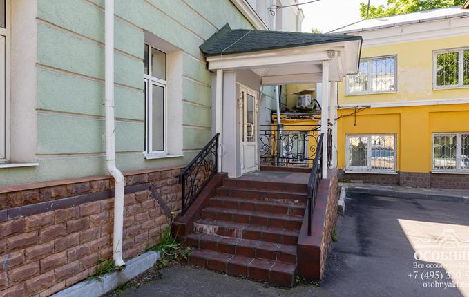 на улице Воронцово Поле, 12, площадь 1337 м