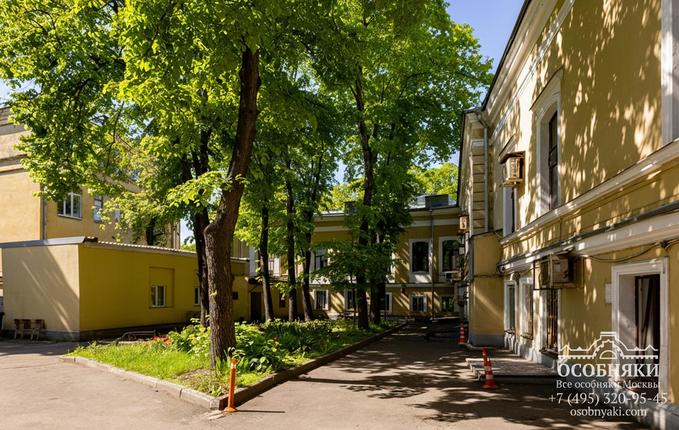 на улице Воронцово Поле, 12, площадь 1337 м