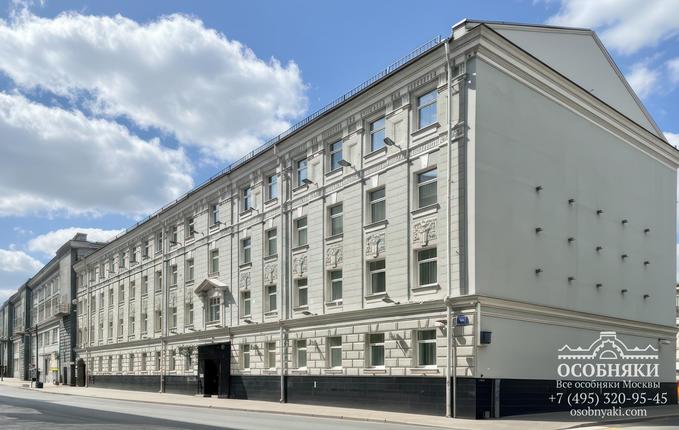 в Никитском переулке, 4, площадь 1516 м