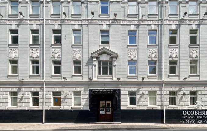 в Никитском переулке, 4, площадь 1516 м