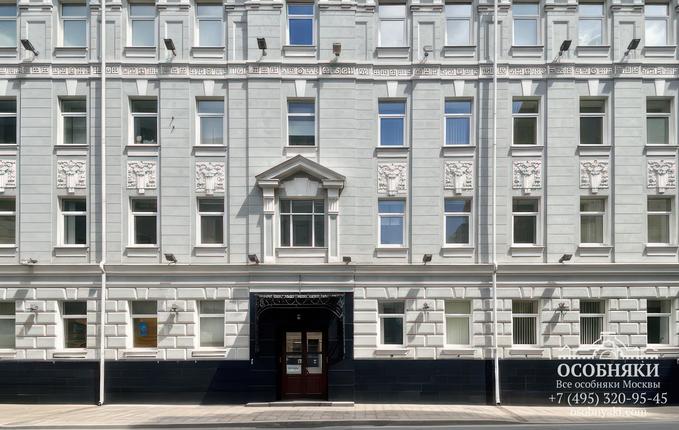 в Никитском переулке, 4, площадь 1516 м