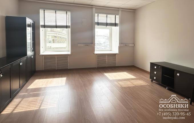 в Никитском переулке, 4, площадь 1516 м