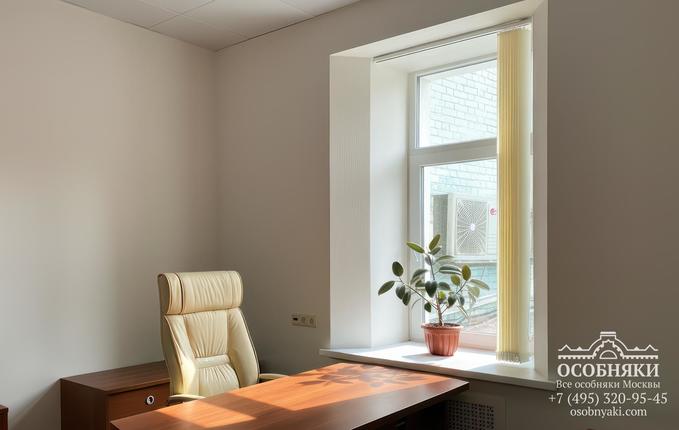 в Никитском переулке, 4, площадь 1516 м