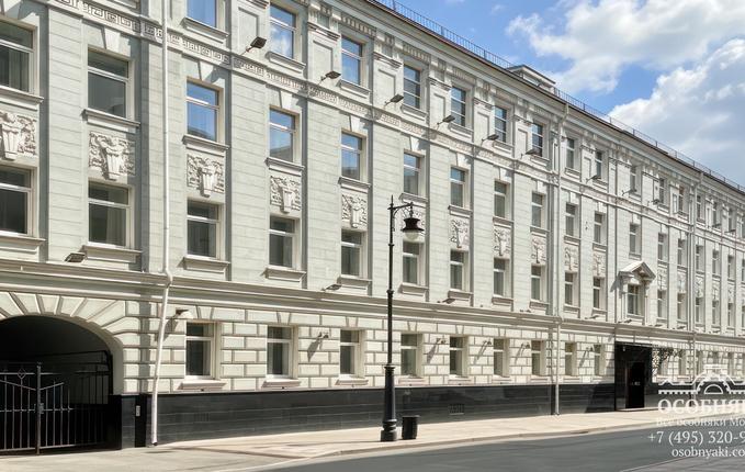 в Никитском переулке, 4, площадь 1516 м