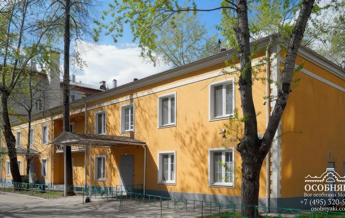 на Загородном шоссе, 10, площадь 642 м