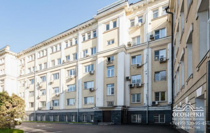 на Баррикадной улице, 8, площадь 4970 м