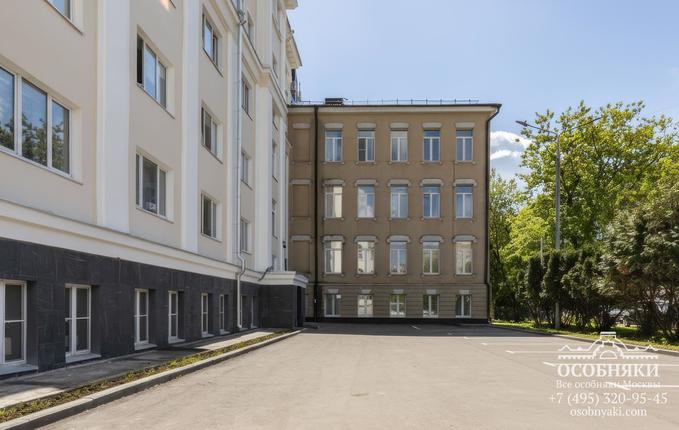 на Баррикадной улице, 8, площадь 4970 м