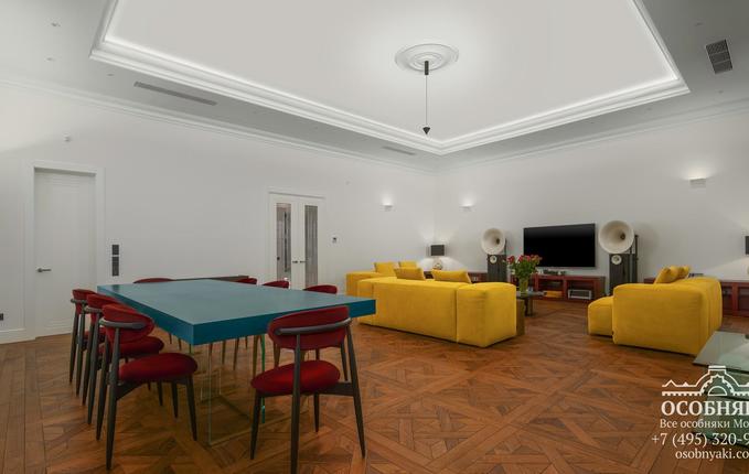 в Барыковском переулке, 7с1, площадь 558 м