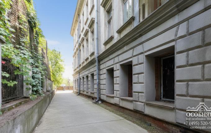 в коттеджном посёлке Береста, 129, площадь 2570 м