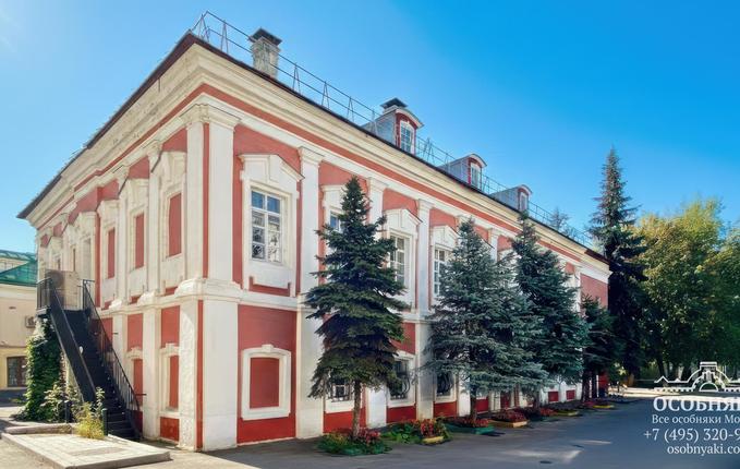 в Газетном переулке, 9с5, площадь 209 м