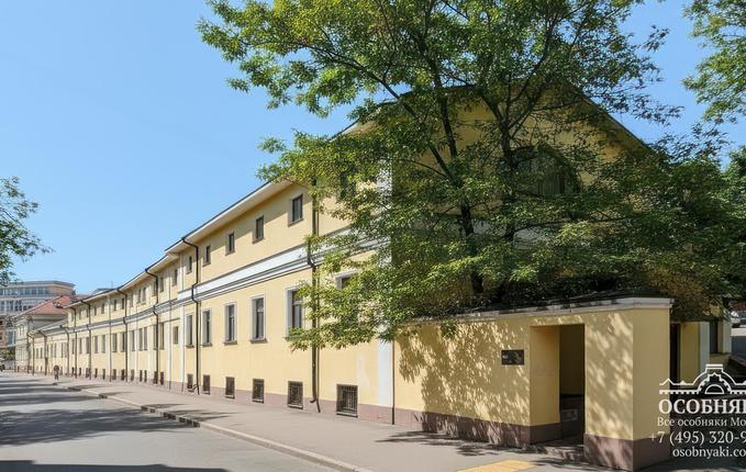 в Большом Дровяном переулке, 12, площадь 1099 м