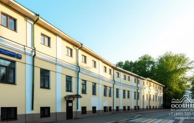 в Большом Дровяном переулке, 12, площадь 1099 м