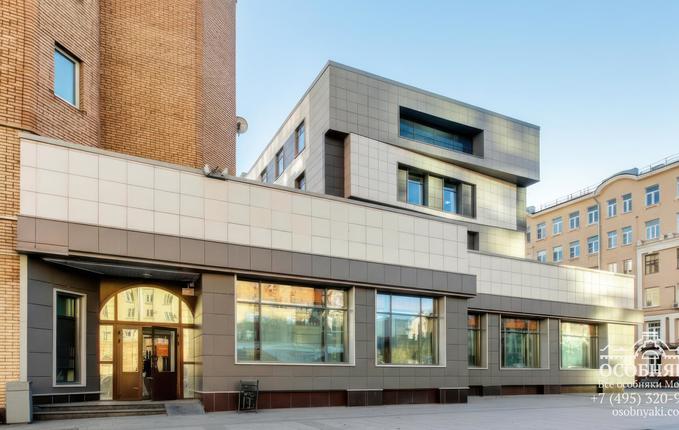 на Валовой улице, 21, площадь 1615 м