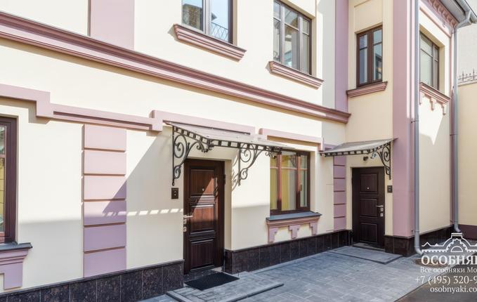 в Романовом переулке, 3с2, площадь 76 м