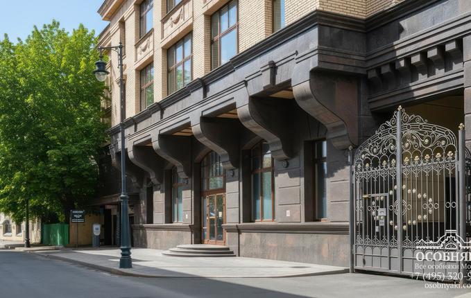 в Турчаниновом переулке, 2А, площадь 2558 м