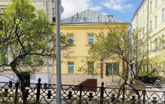 в Лубянском проезде, 21, площадь 720 м