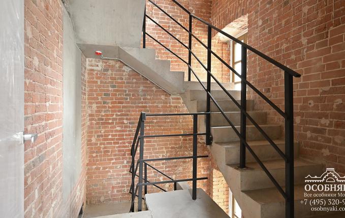 в Большом Толмачёвском переулке, 5с7А, площадь 138 м