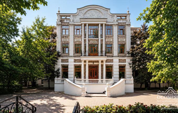 на Старой Басманной улице, 7, площадь 2176 м