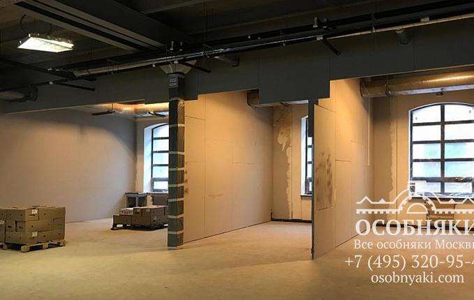 на Дербеневской набережной, 7, площадь 4000 м