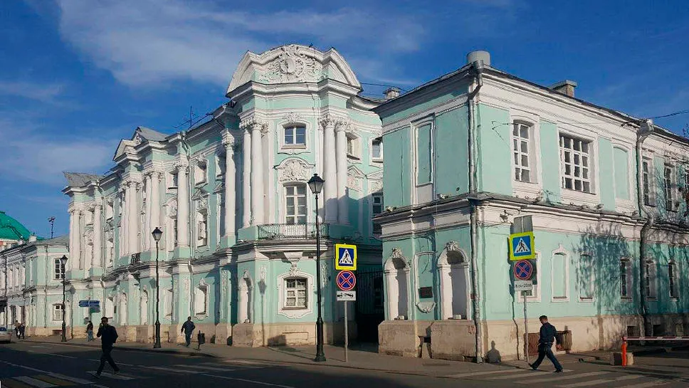 Усадьба Апраксиных-Трубецких в Москве или дом-комод на Покровке