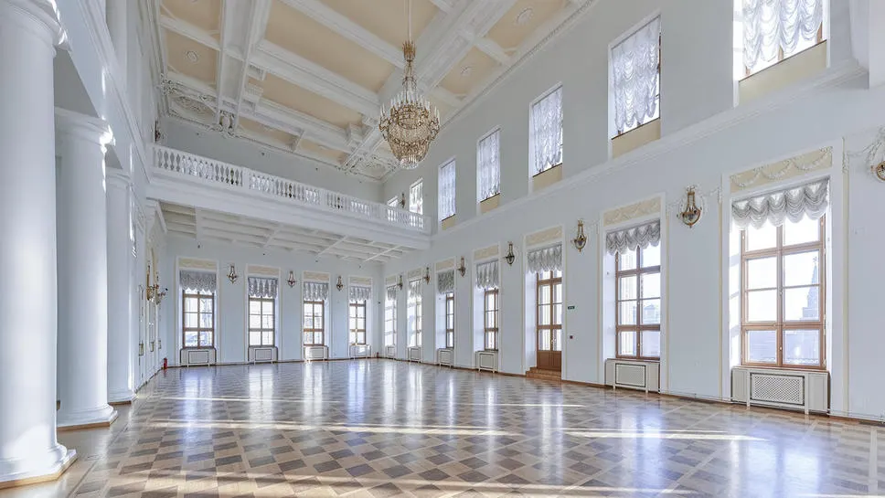 Интерьер парадного зала