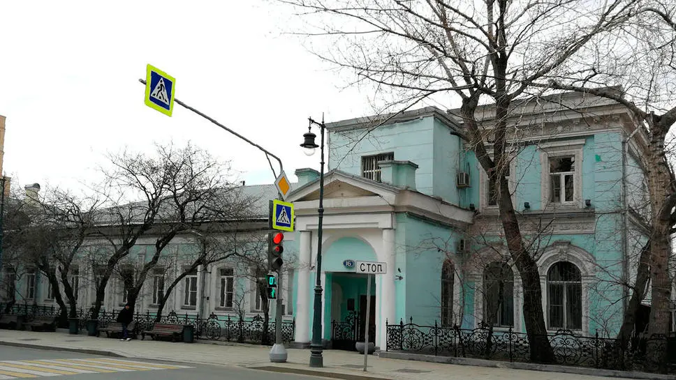 Парадный фасад особняка