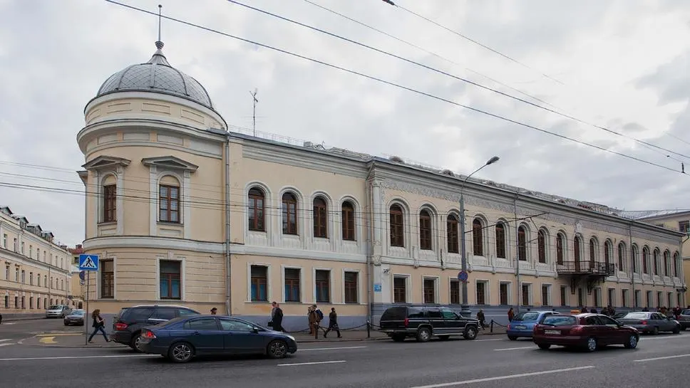 Фасад особняка со стороны Воздвиженки